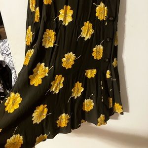 Madewell Side button ruffle hem midi skirt in fall flowers